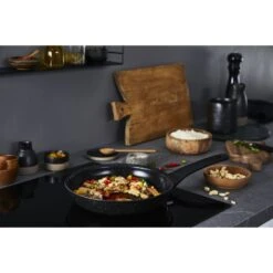 Tefal C41804 Intensity Koekenpan 24 Cm Zwart -Tefal 3168430315464 4