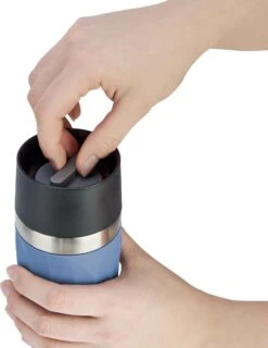 Tefal Compact Travel Mug Compact Thermosfles - 0,3 L - Blauw 16 Tefal Compact Travel Mug Compact Thermosfles - 0,3 L - Blauw -Tefal 926x1200